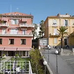 Maria Hotel 2*
