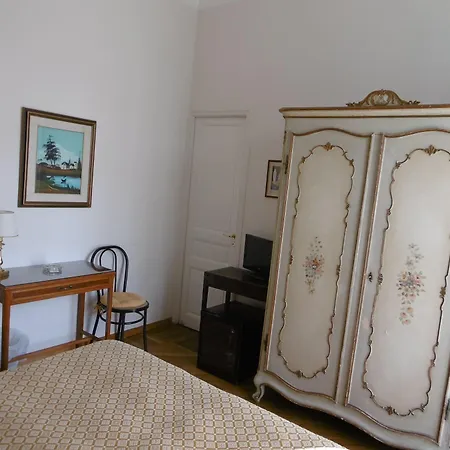 Maria Hotel 2*