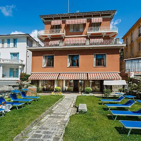 Maria Hotel 2*